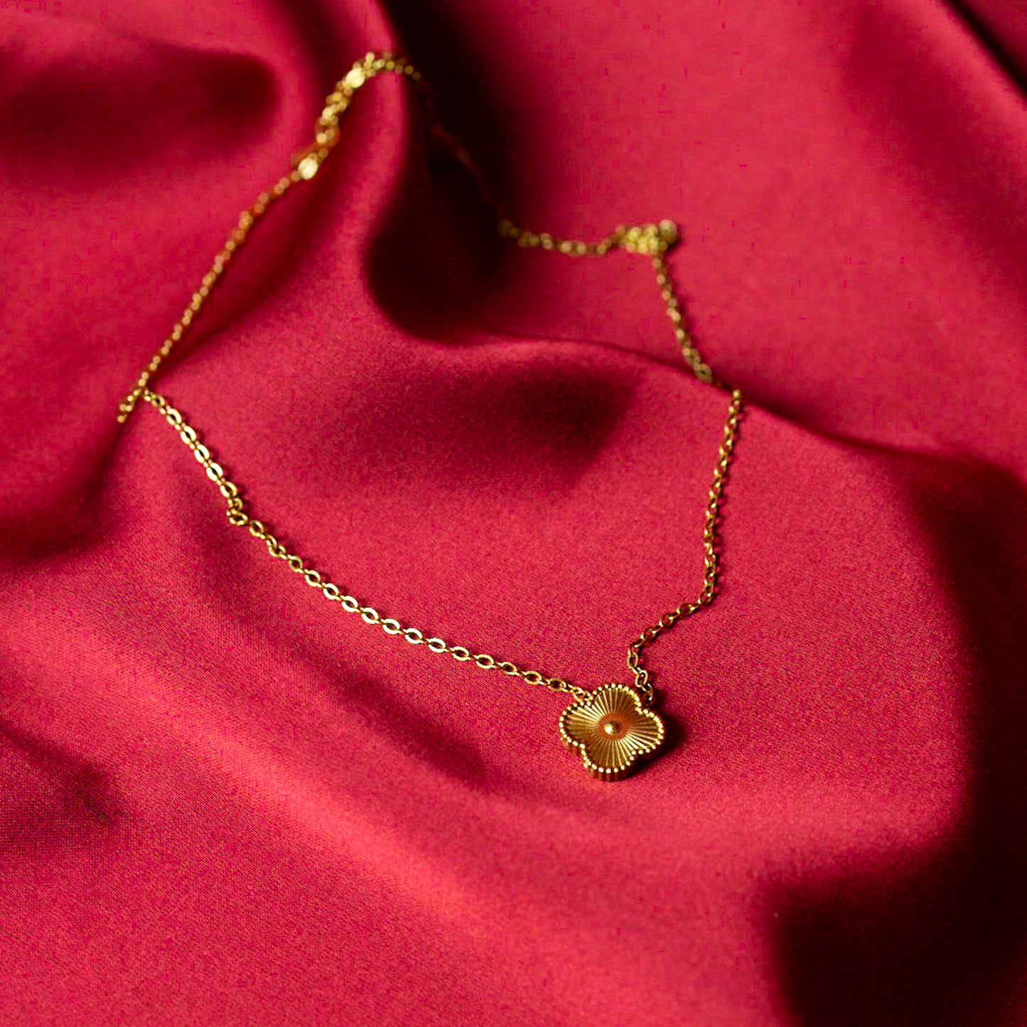 Ornate Single Motif Clover Necklace