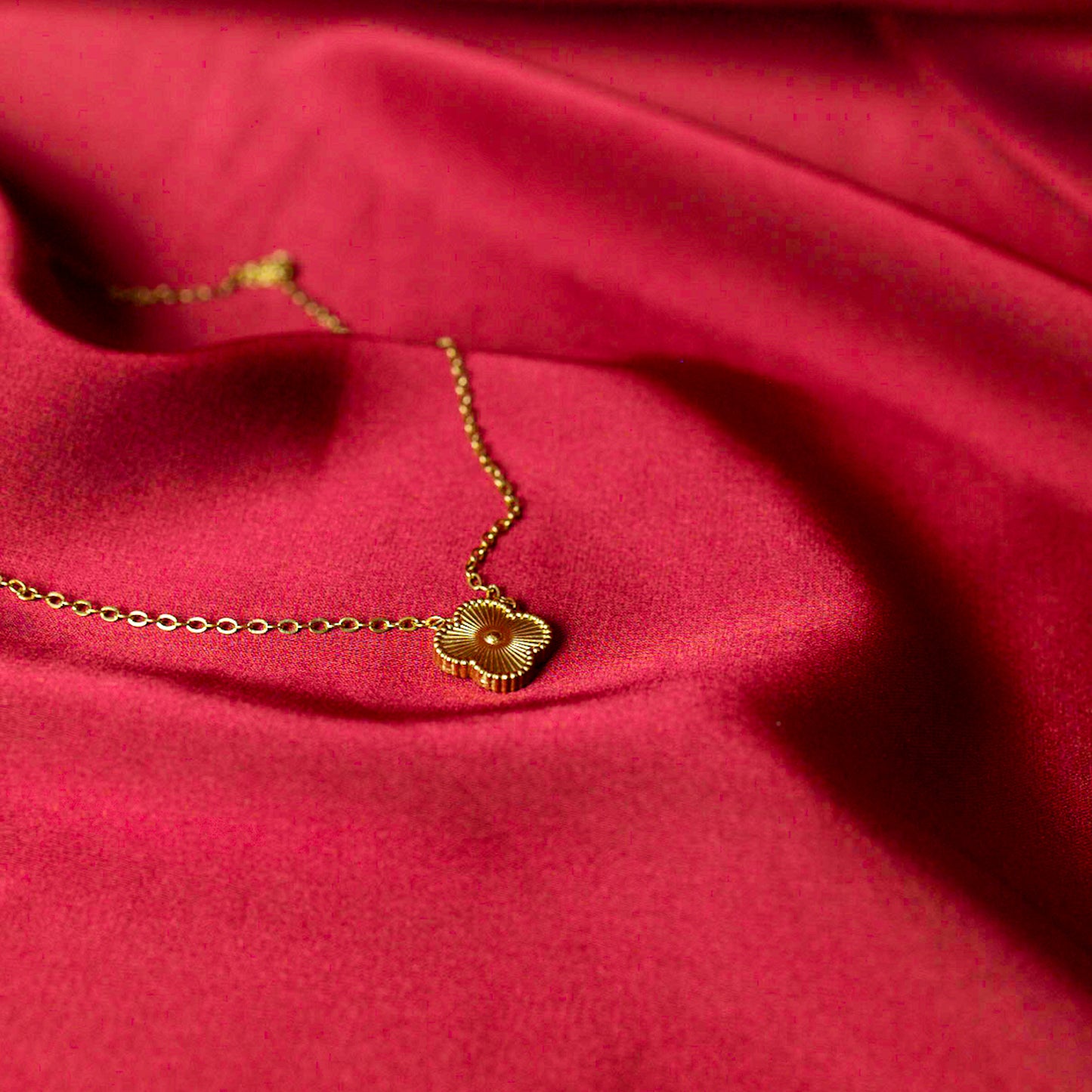 Ornate Single Motif Clover Necklace