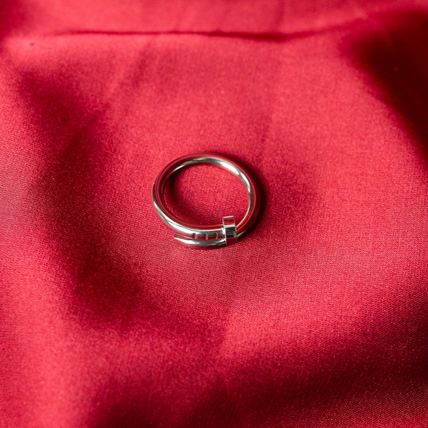 Unisex Minimal Nail Ring