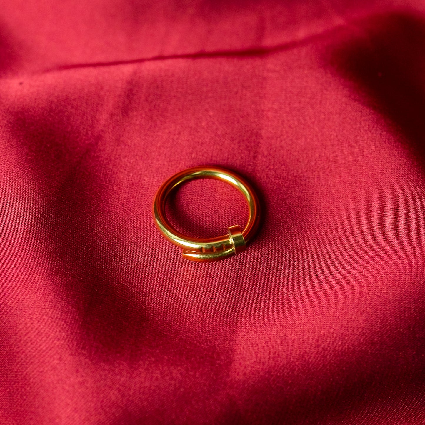 Unisex Minimal Nail Ring